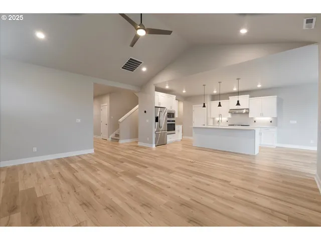 $949,500 | 5962 Southeast 79th Avenue, Hillsboro, OR 97123