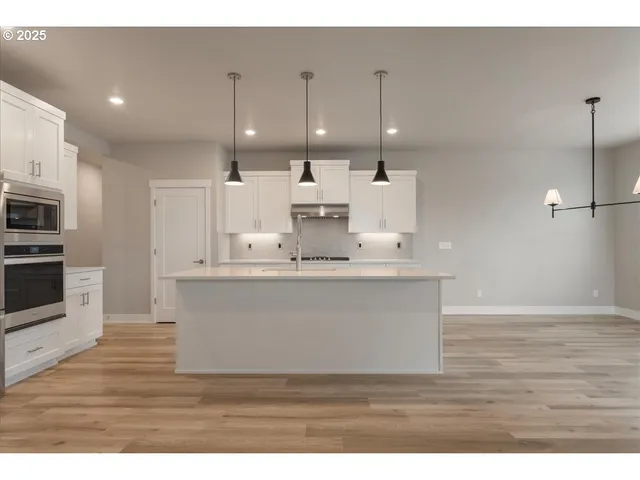 $949,500 | 5962 Southeast 79th Avenue, Hillsboro, OR 97123