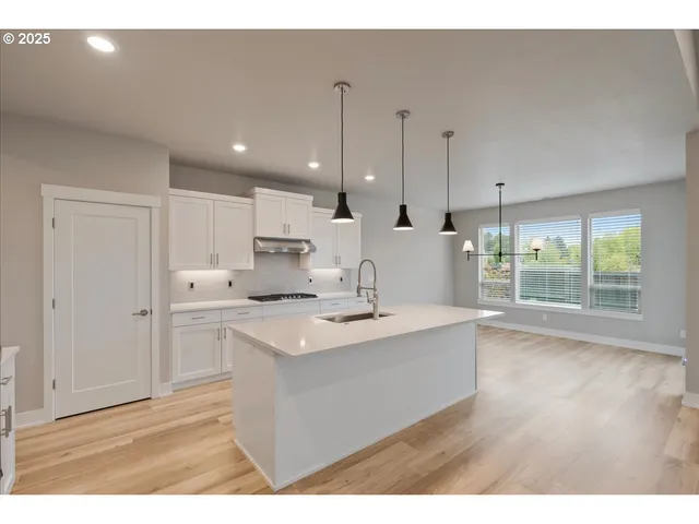 $949,500 | 5962 Southeast 79th Avenue, Hillsboro, OR 97123