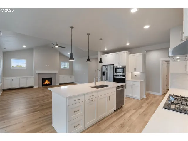 $949,500 | 5962 Southeast 79th Avenue, Hillsboro, OR 97123