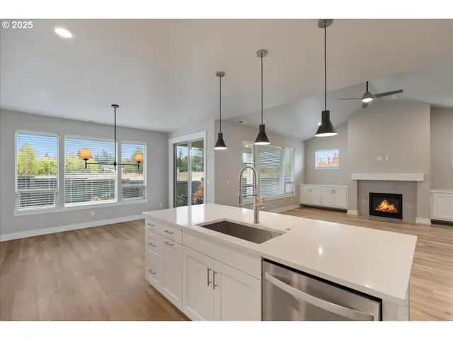 $949,500 | 5962 Southeast 79th Avenue, Hillsboro, OR 97123