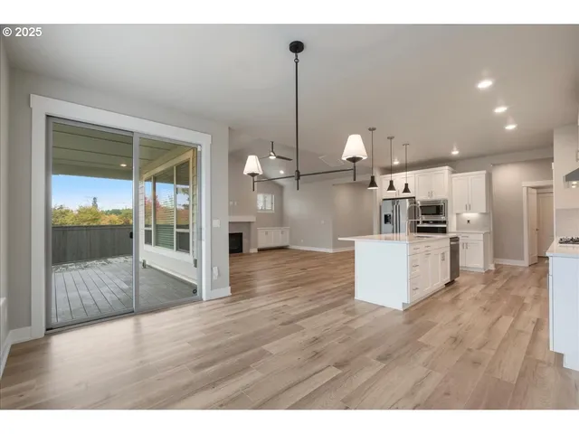 $949,500 | 5962 Southeast 79th Avenue, Hillsboro, OR 97123