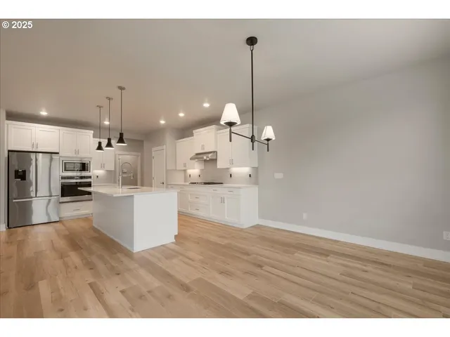 $949,500 | 5962 Southeast 79th Avenue, Hillsboro, OR 97123