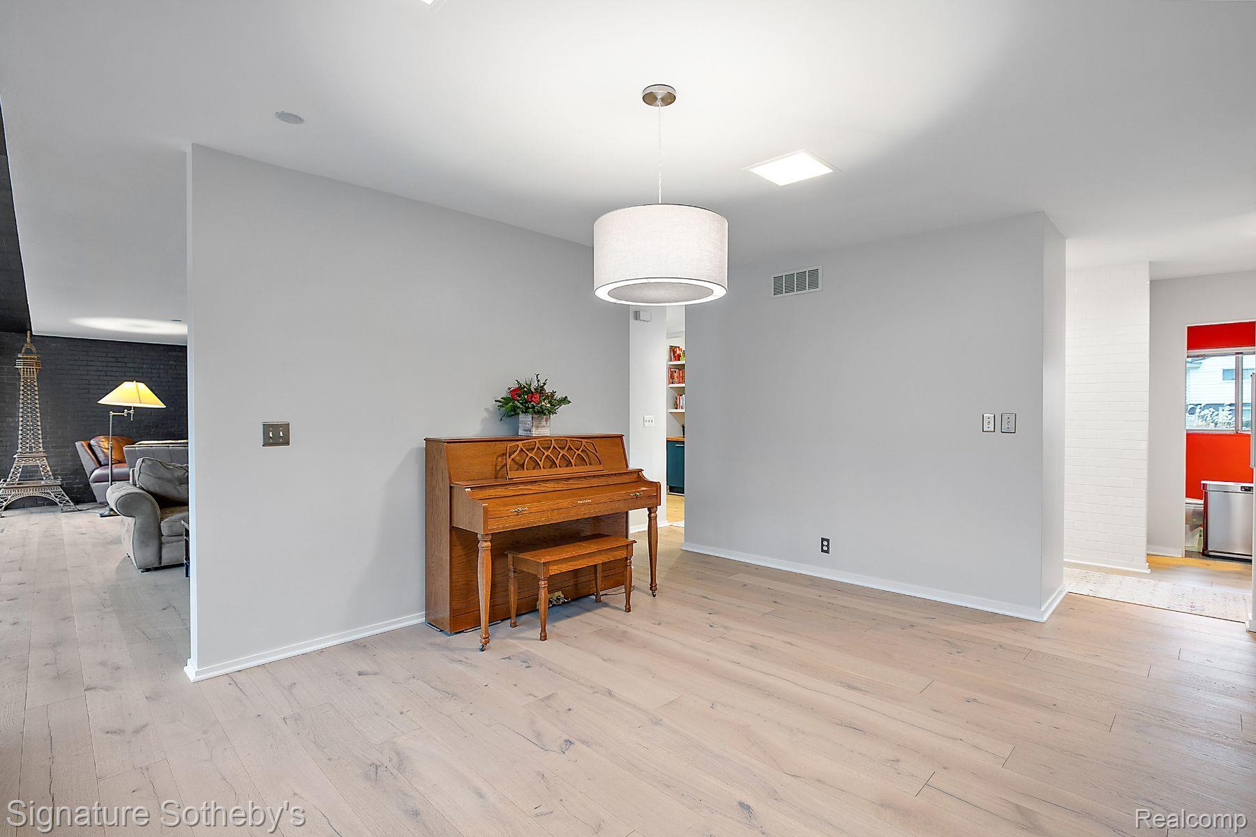 5535 Crabtree Road Bloomfield Hills, MI 48301 - Photo 15 of 34 Gallery Image 15