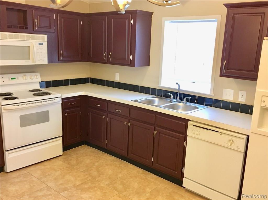 6393 East Atherton Road Burton, MI 48519 - Photo 5 of 18