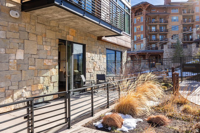 2431 West High Mountain Road, Unit 301 Park City, UT 84098 - Photo 8 of 47