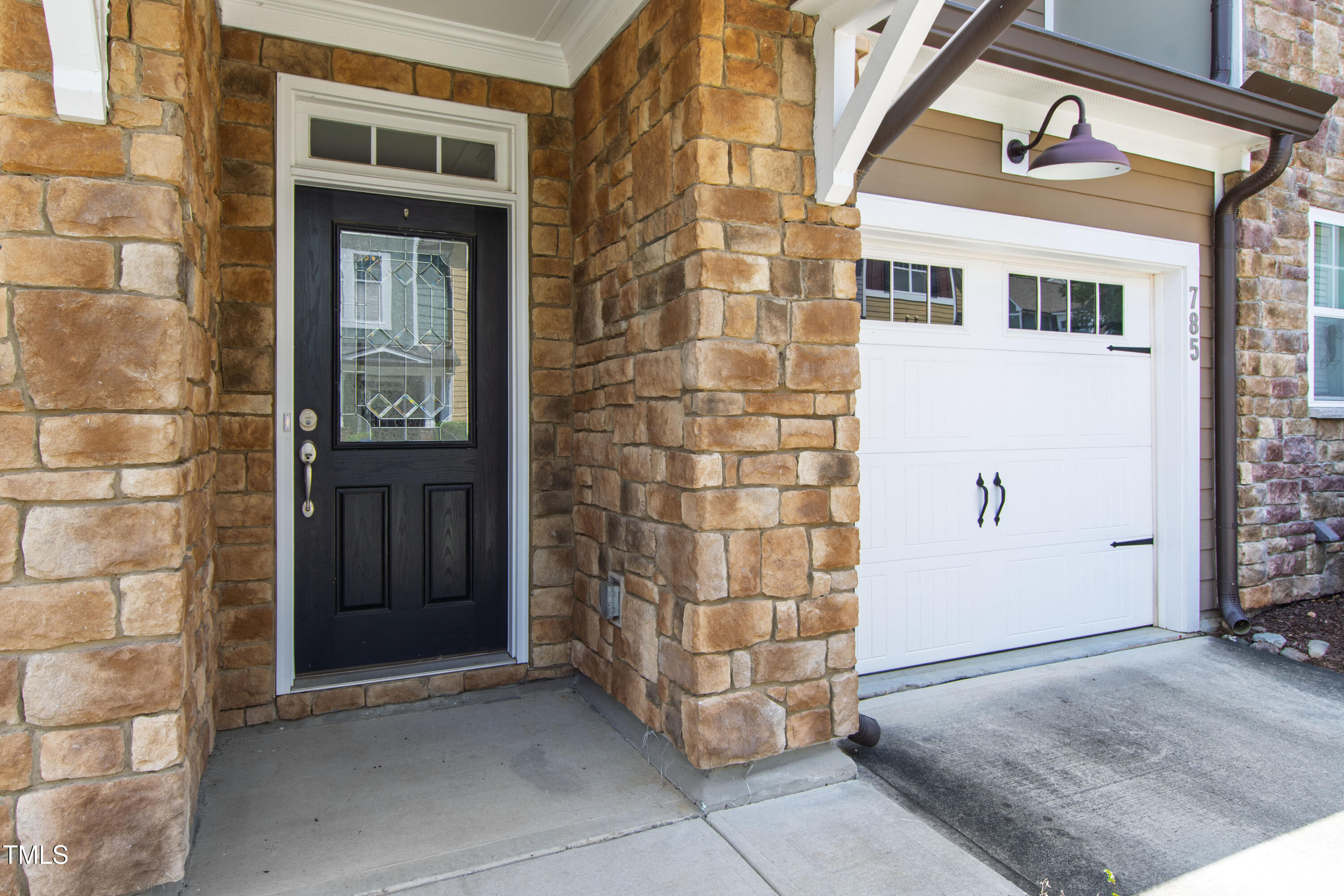785 Fallon Grove Way Raleigh, NC 27608 - Photo 3 of 54 Fallon (55)