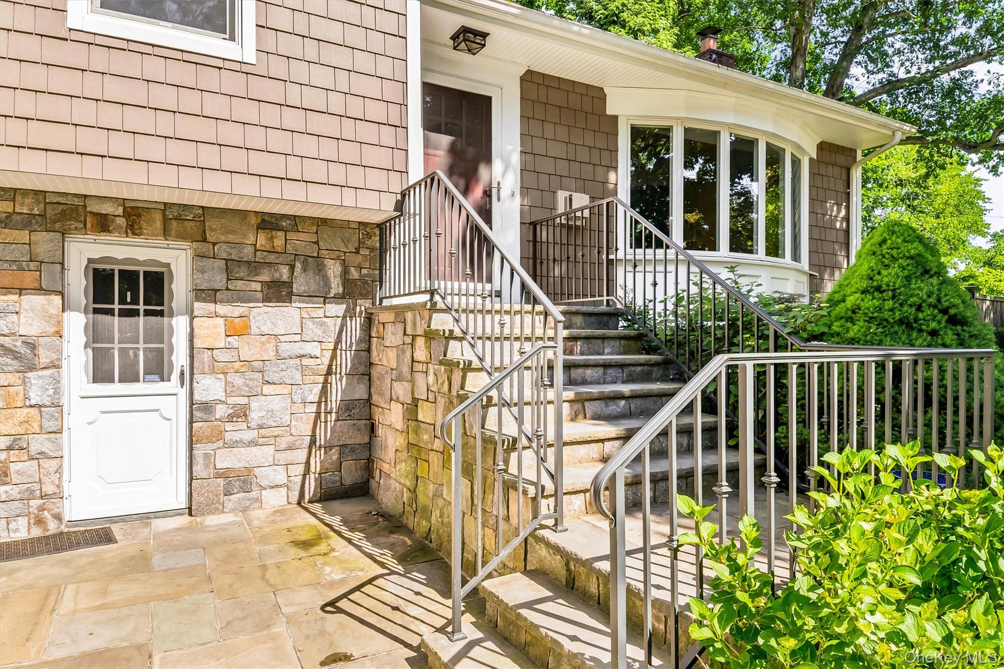 12 Overlook Road North White Plains, NY 10603 - Photo 4 of 34