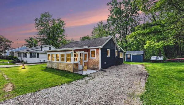 $250,000 | 588 Pleasant Drive, Gregory, MI 48137