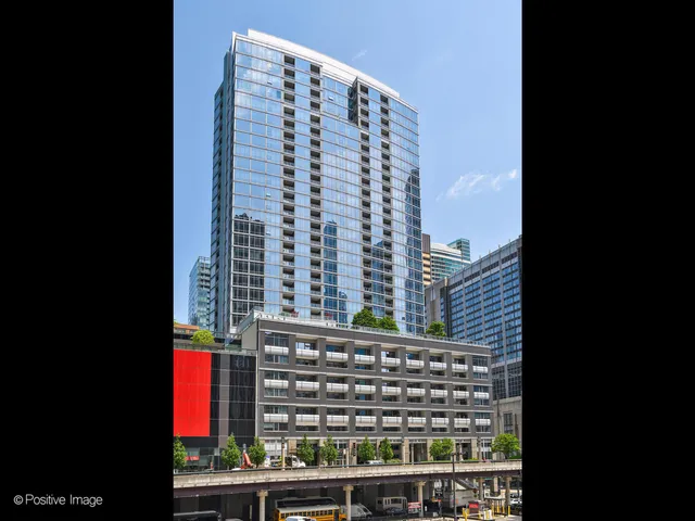 $1,500,000 | 240 East Illinois Street, Unit 903, Chicago, IL 60611