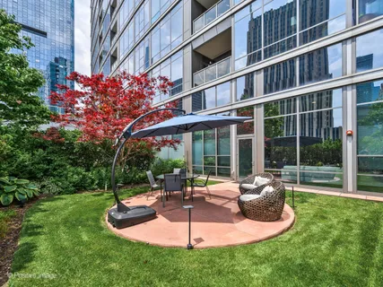 $1,500,000 | 240 East Illinois Street, Unit 903, Chicago, IL 60611