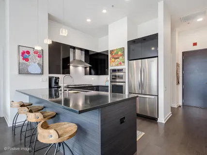 $1,500,000 | 240 East Illinois Street, Unit 903, Chicago, IL 60611