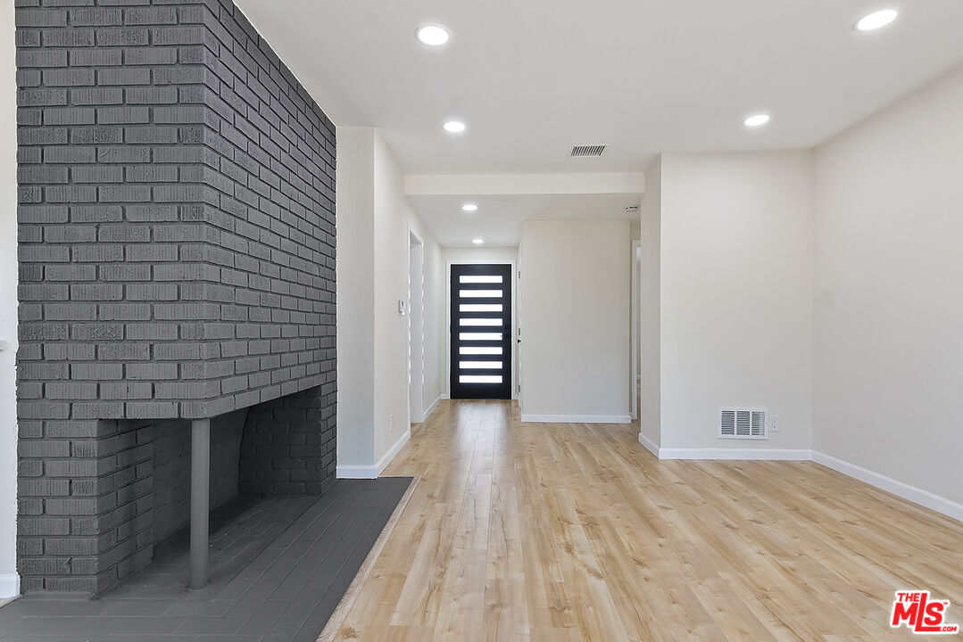7114 Bothwell Road Reseda, CA 91335 - Photo 6 of 23 Gallery Image 6