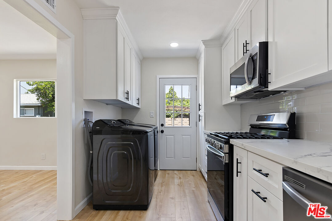 7114 Bothwell Road Reseda, CA 91335 - Photo 9 of 23 Gallery Image 9