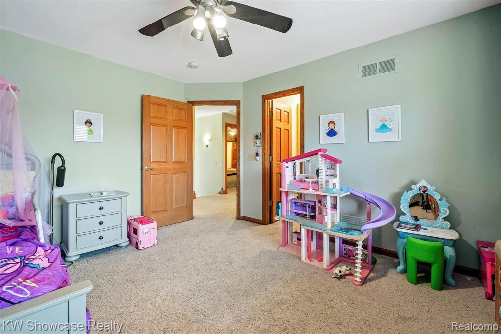 2828 Porter Road White Lake, MI 48383 - Photo 48 of 75