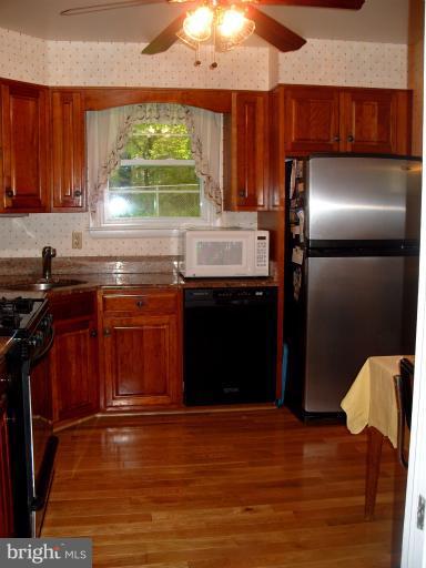 2022 Rollingwood Road Catonsville, MD 21228 - Photo 2 of 30 Kitchen
