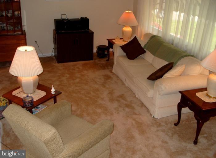2022 Rollingwood Road Catonsville, MD 21228 - Photo 20 of 30 Living Room