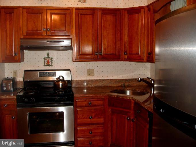 2022 Rollingwood Road Catonsville, MD 21228 - Photo 27 of 30 Kitchen