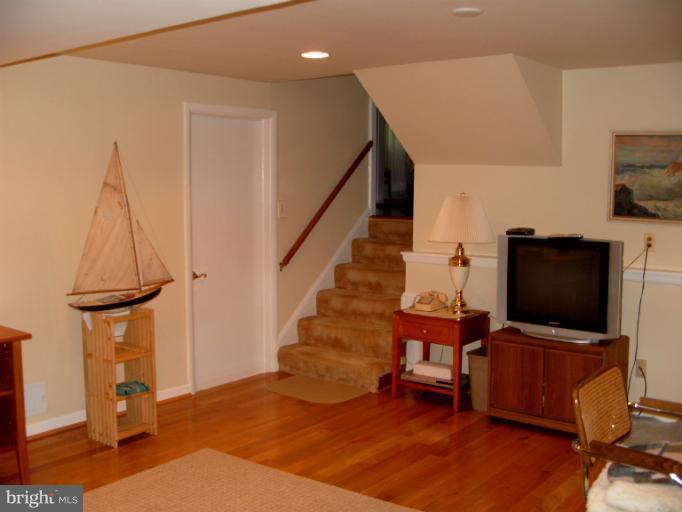 2022 Rollingwood Road Catonsville, MD 21228 - Photo 29 of 30 Family Room