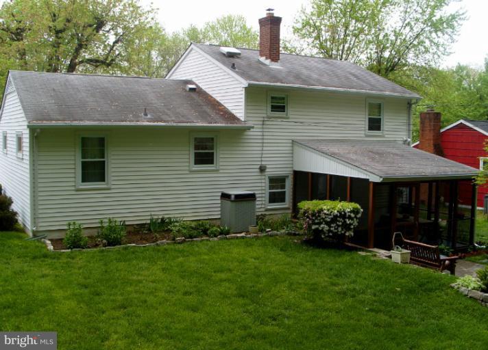 2022 Rollingwood Road Catonsville, MD 21228 - Photo 6 of 30 Exterior (Rear)