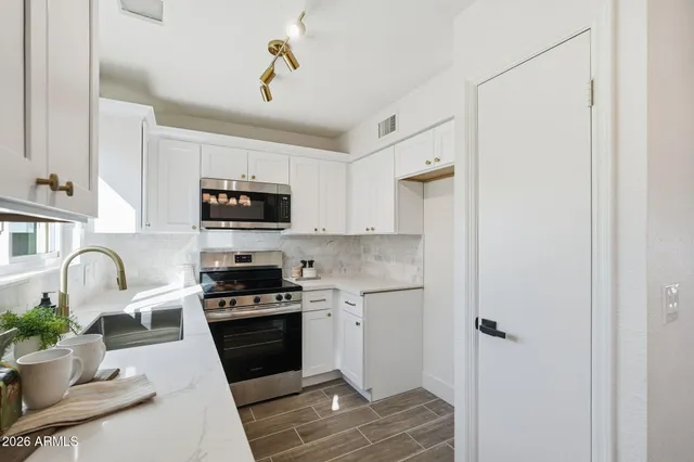 $430,000 | 1410 East Topeka Drive, Phoenix, AZ 85024