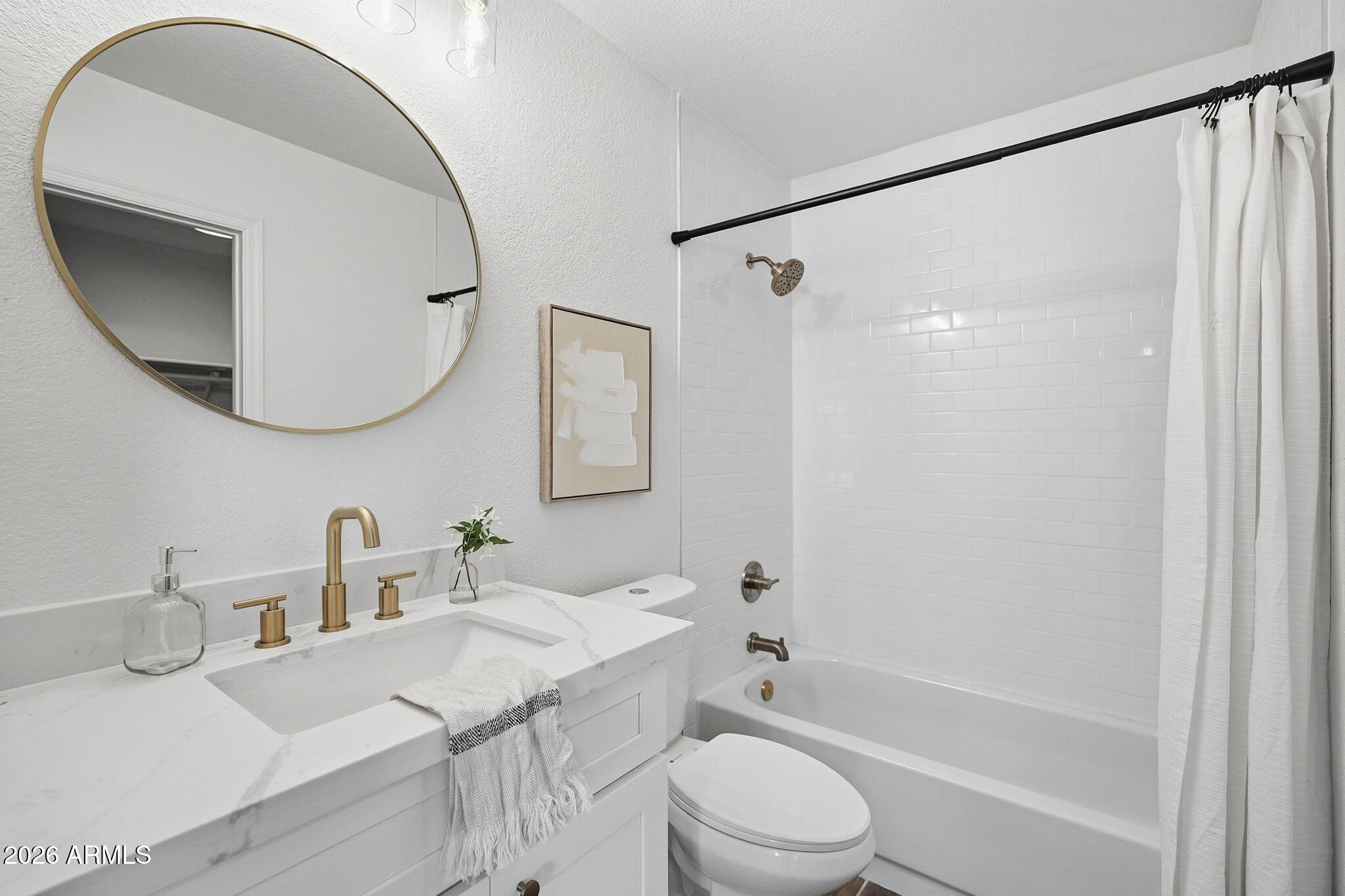 1410 East Topeka Drive Phoenix, AZ 85024 - Photo 23 of 32 Primary Ensuite