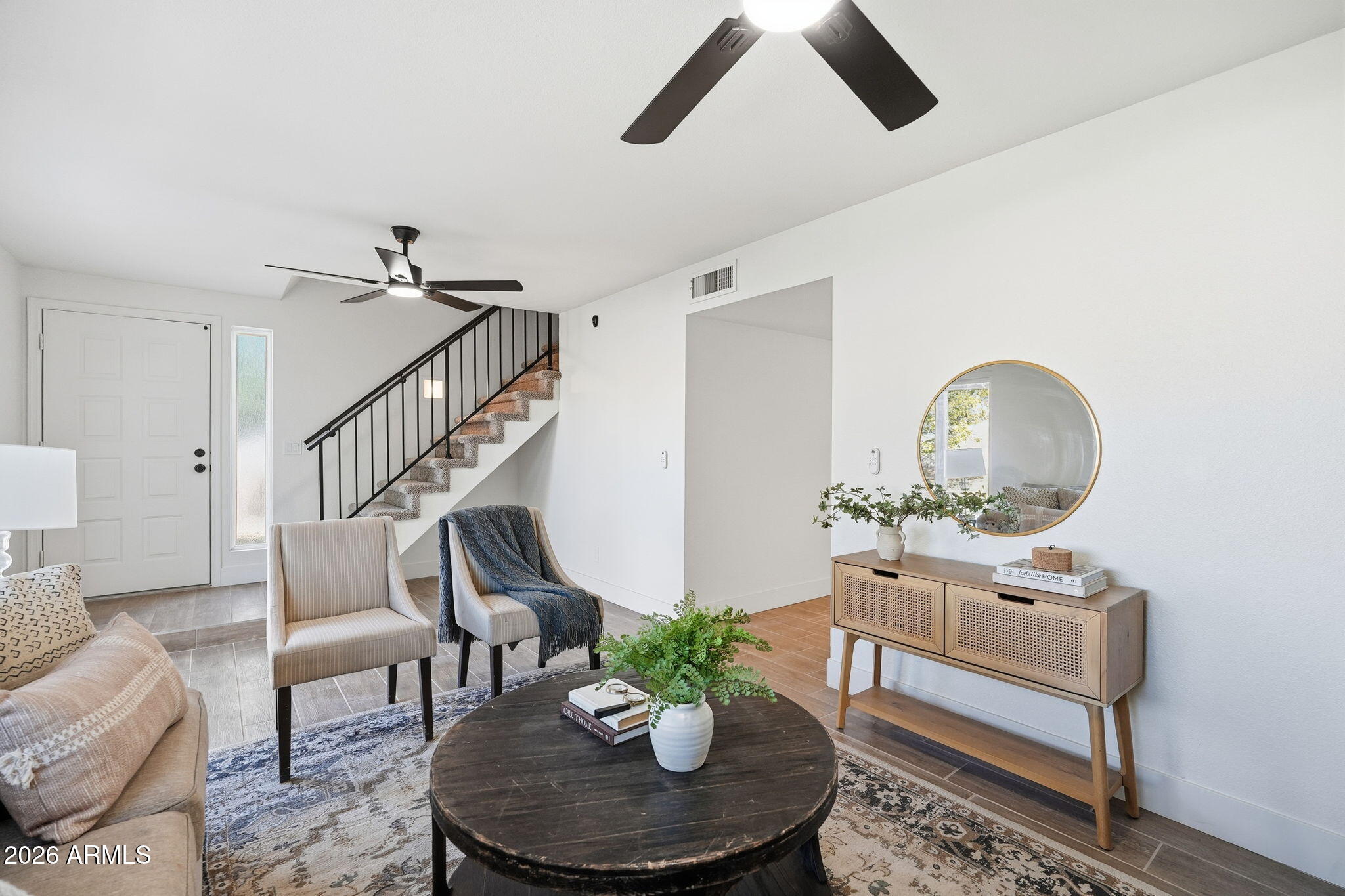 1410 East Topeka Drive Phoenix, AZ 85024 - Photo 8 of 32 Living Room