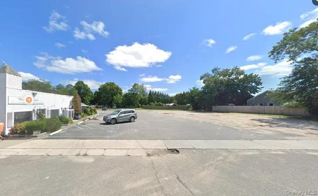 $3,499,000 | 615-623 Montauk Highway, East Quogue, NY 11942