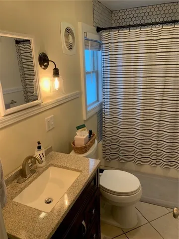 $3,100 | 34 Callender Avenue, Unit 2, Newport, RI 02840