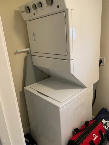 $3,100 | 34 Callender Avenue, Unit 2, Newport, RI 02840