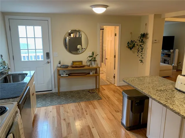 $3,100 | 34 Callender Avenue, Unit 2, Newport, RI 02840