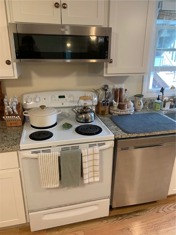 34 Callender Avenue, Unit 2 Newport, RI 02840 - Photo 4 of 20