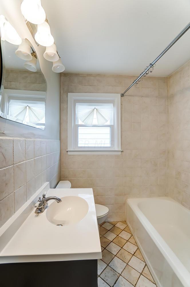 3265 Parkside Road Columbus, OH 43204 - Photo 9 of 16 Gallery Image 9
