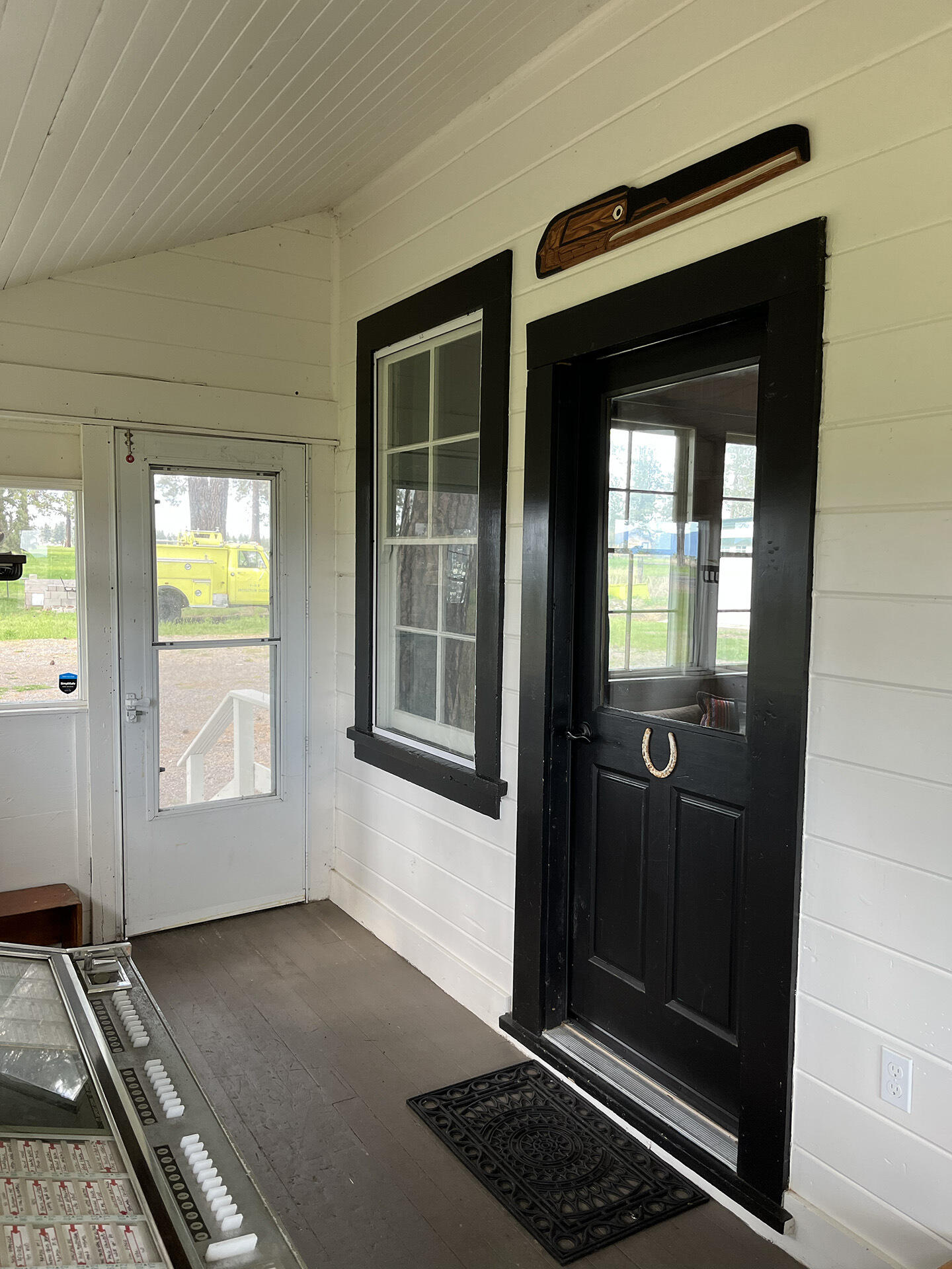 32441 Modoc Point Road Chiloquin, OR 97624 - Photo 10 of 26 10_frontdoor