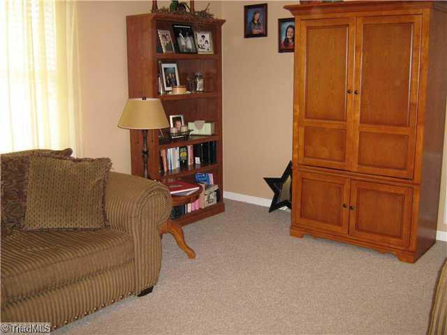 2620 Flat Rock Road Pinnacle, NC 27043 - Photo 9 of 16 Living Room.