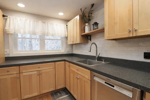 $596,000 | 70 Hillside Drive, Henniker, NH 03242