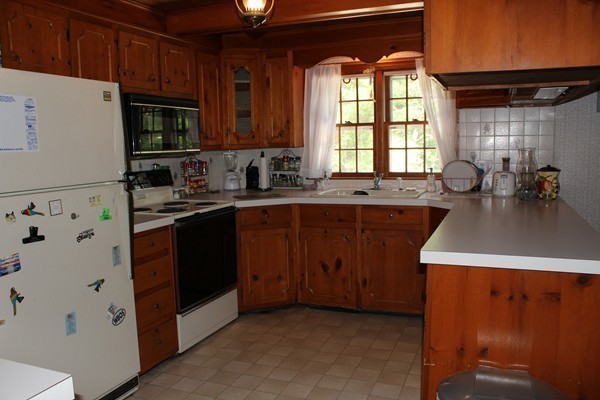 1131 Main Street Dunstable, MA 01827 - Photo 4 of 17 Gallery Image 4