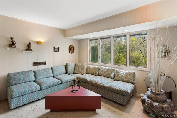 $1,168,000 | 49 Saratoga Drive, Jericho, NY 11753