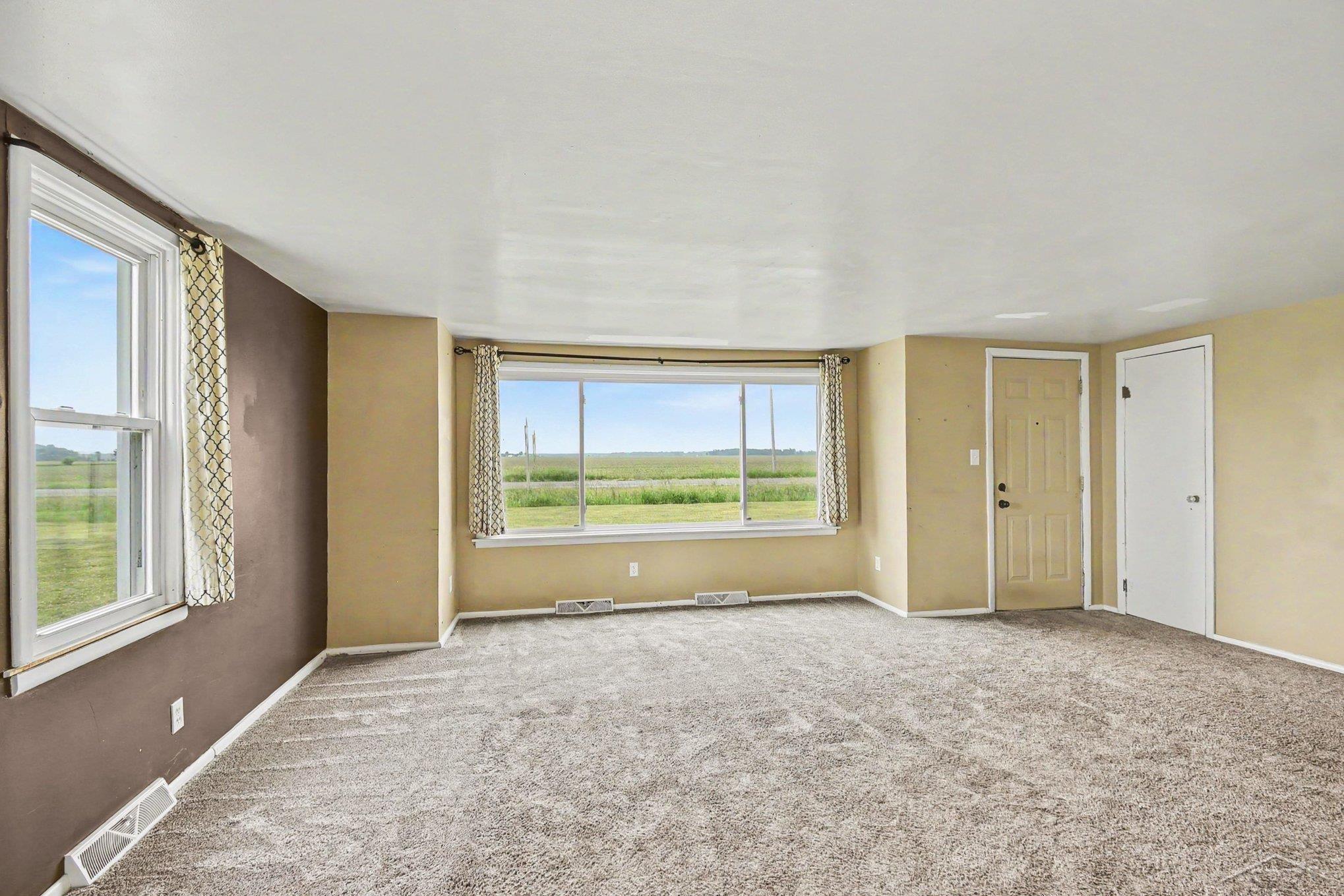 3110 South Merrill Road Merrill, MI 48637 - Photo 4 of 28