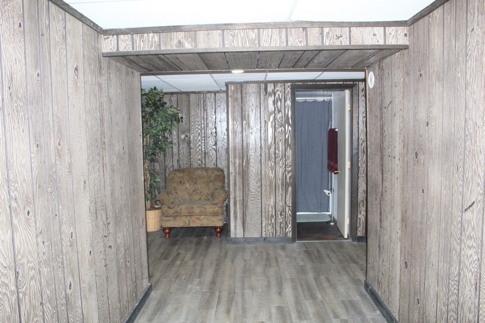 414 Northgate Road Lindenhurst, IL 60046 - Photo 17 of 22 a view of outdoor space and wooden deck