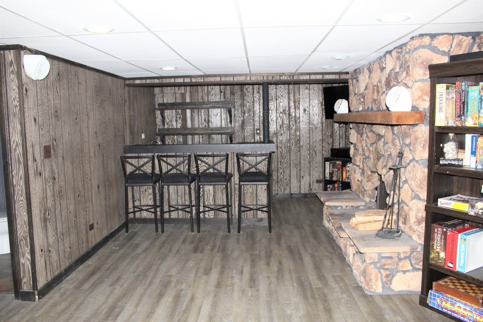 414 Northgate Road Lindenhurst, IL 60046 - Photo 18 of 22 a view of a dining room with furniture and wooden floor