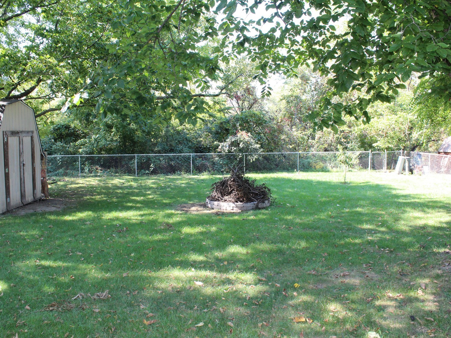 414 Northgate Road Lindenhurst, IL 60046 - Photo 21 of 22 a view of a park