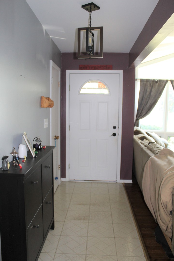 414 Northgate Road Lindenhurst, IL 60046 - Photo 8 of 22 a view of a storage & utility room