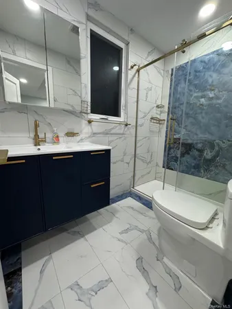 $4,650 | 588 West Broadway, Unit 1, Cedarhurst, NY 11516