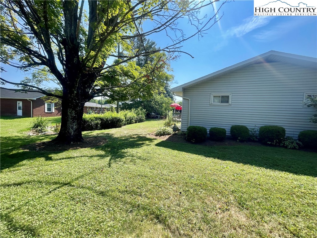755 Greenway Road Boone, NC 28607 - Photo 4 of 25