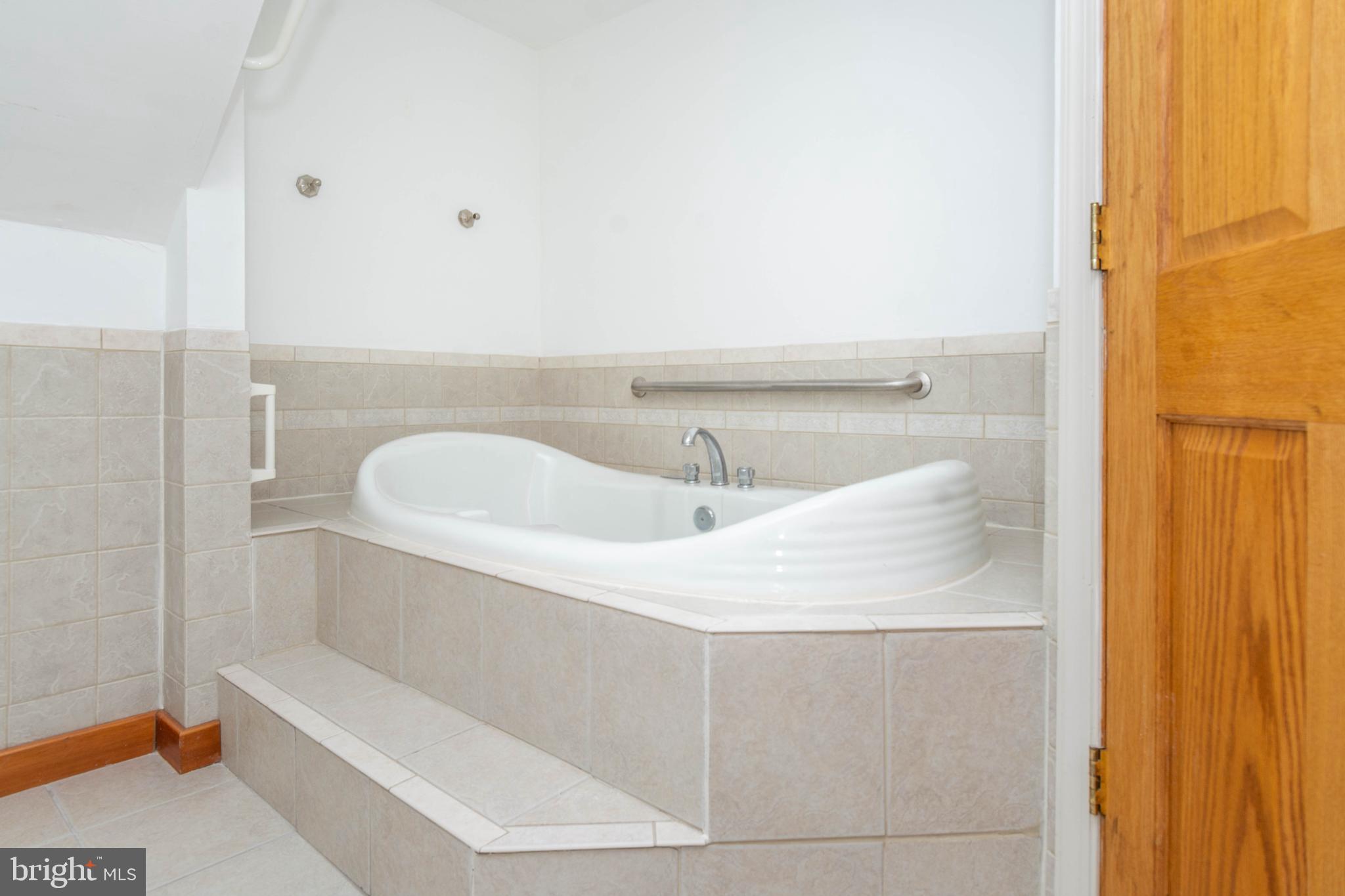 4219 Moravia Road Baltimore, MD 21206 - Photo 18 of 35