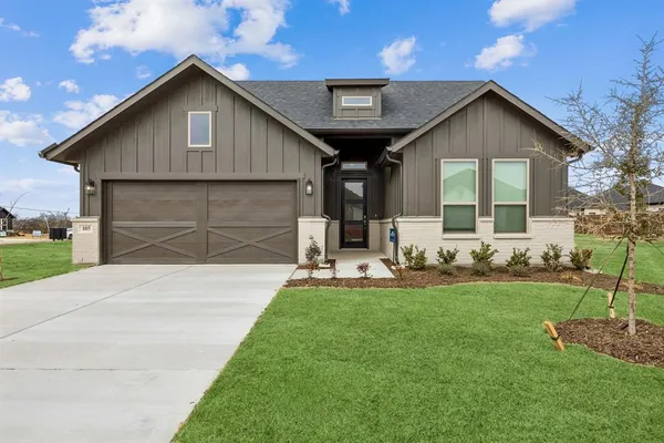 $379,890 | 105 William Lane, Godley, TX 76044