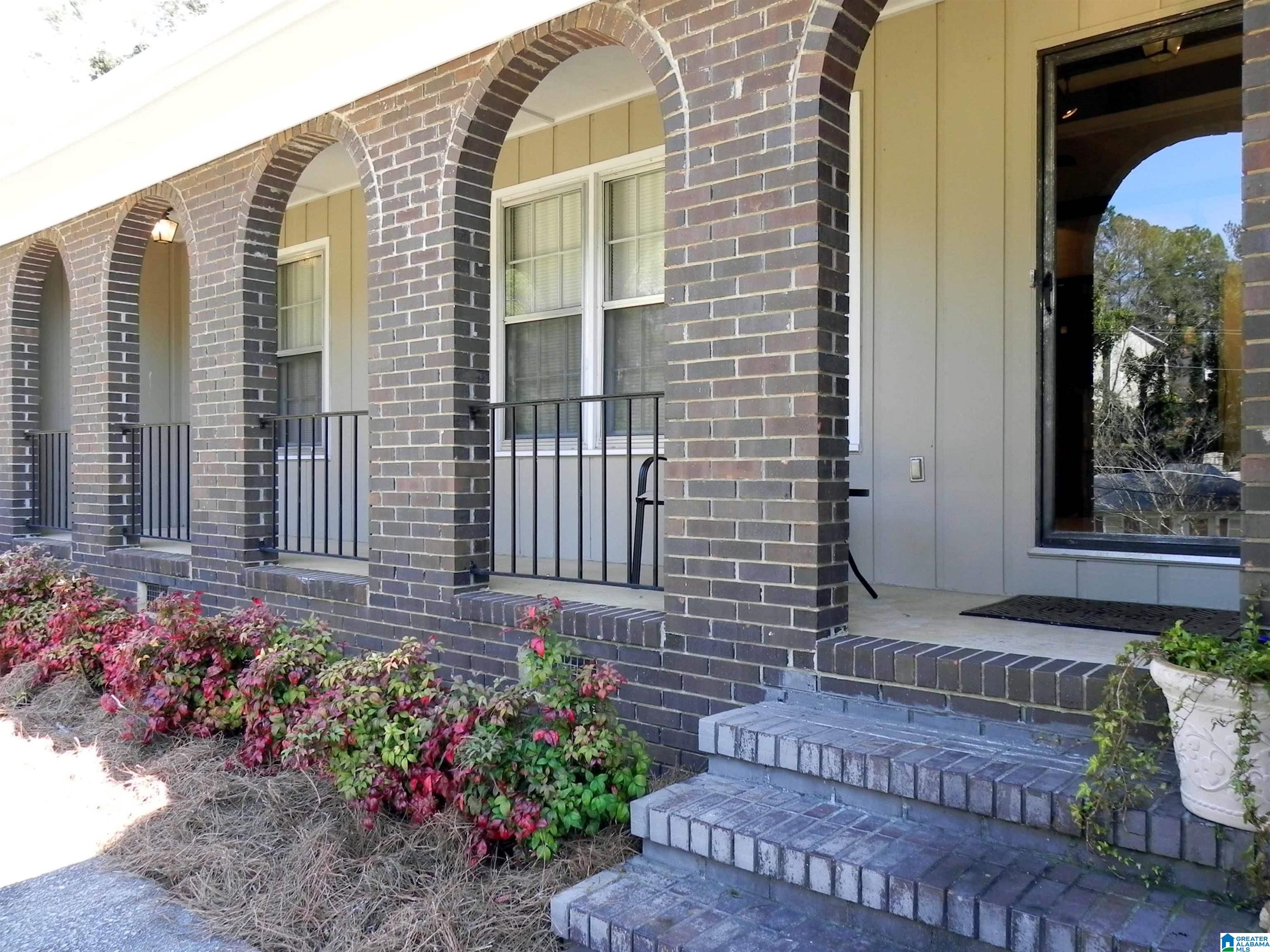 201 Shamrock Road Anniston, AL 36207 - Photo 3 of 46