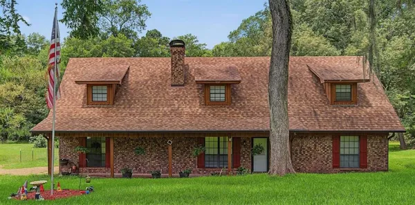 $339,900 | 326 Evangeline Drive, Elm Grove, LA 71051
