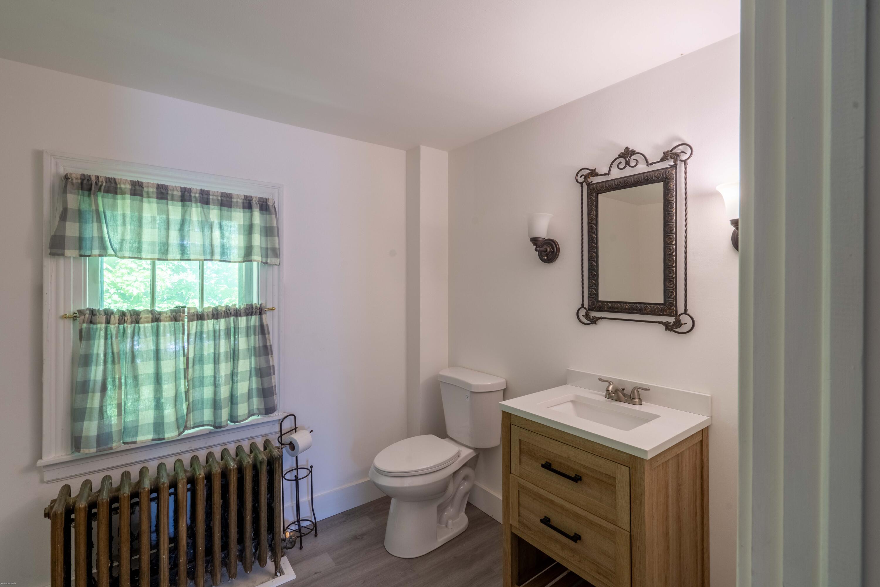 24 Pine Street Ellsworth, ME 04605 - Photo 23 of 31 Bathroom